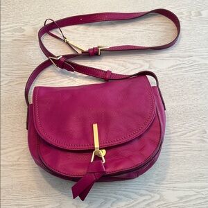 Vera Bradley Deep Fuschia Carson Saddle Bag Leather Crossbody EUC Gold Tone